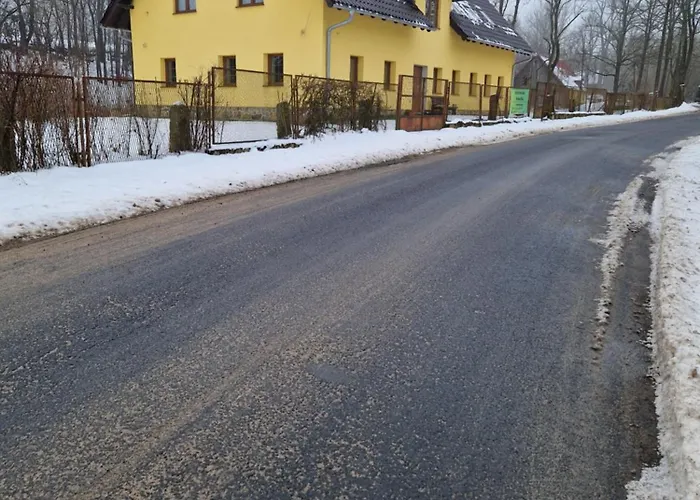 Schronisko Sokoliki Guest house Myslakowice